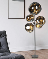 מנורת רצפה להמיס