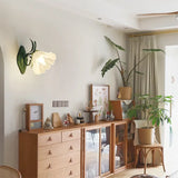 מנורת קיר פרח שושן העמק