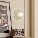 גוף תאורה קיר מודרני עשוי שרף בצבע חלב קפה