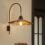 מנורת קיר בצורת פריחת עלי כותרת